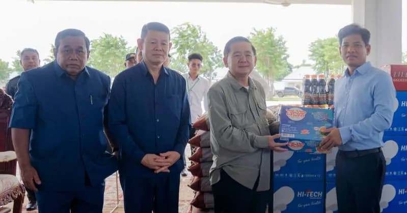 ឯកឧត្តម សុខ លូ នាំយកអំណោយឧបត្ថម្ភដល់មជ្ឈមណ្ឌលបន្សាប ព្យាបាល និងស្តារនីតិសម្បទាអ្នកញៀនគ្រឿងញៀននៅស្រុកបវេល និងស្រុករតនមណ្ឌល