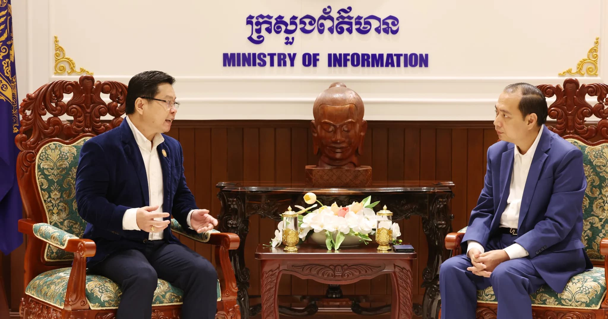 ឯកឧត្តម នេត្រ ភក្រ្តា រដ្ឋមន្រ្តីក្រសួងព័ត៌មាន បានអនុញ្ញាតជូនលោកបណ្ឌិត អ៉ី លីម៉ា សាកលវិទ្យាធិការនៃសាកលវិទ្យាល័យចេនឡា និងសហការី ចូលជួបសម្តែងការគួរសម និងពិភាក្សាការងារ