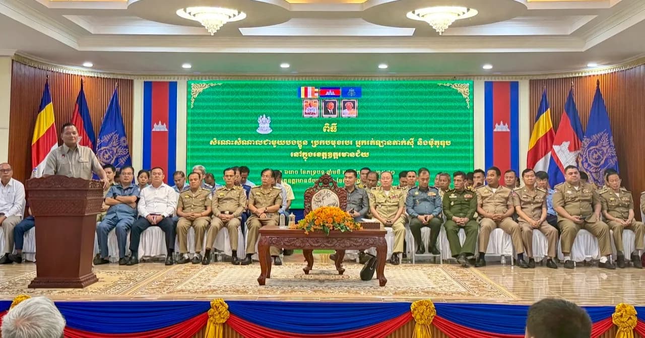 ‎ឯកឧត្តម មាន ចាន់យ៉ាដា ជួបសំណេះសំណាលជាមួយអ្នករត់តាក់ស៊ី និងអ្នករត់ម៉ូតូឌុបនៅខេត្តឧត្តរមានជ័យ ព្រមទាំងផ្តល់អំណោយ និងថវិកាមួយចំនួន