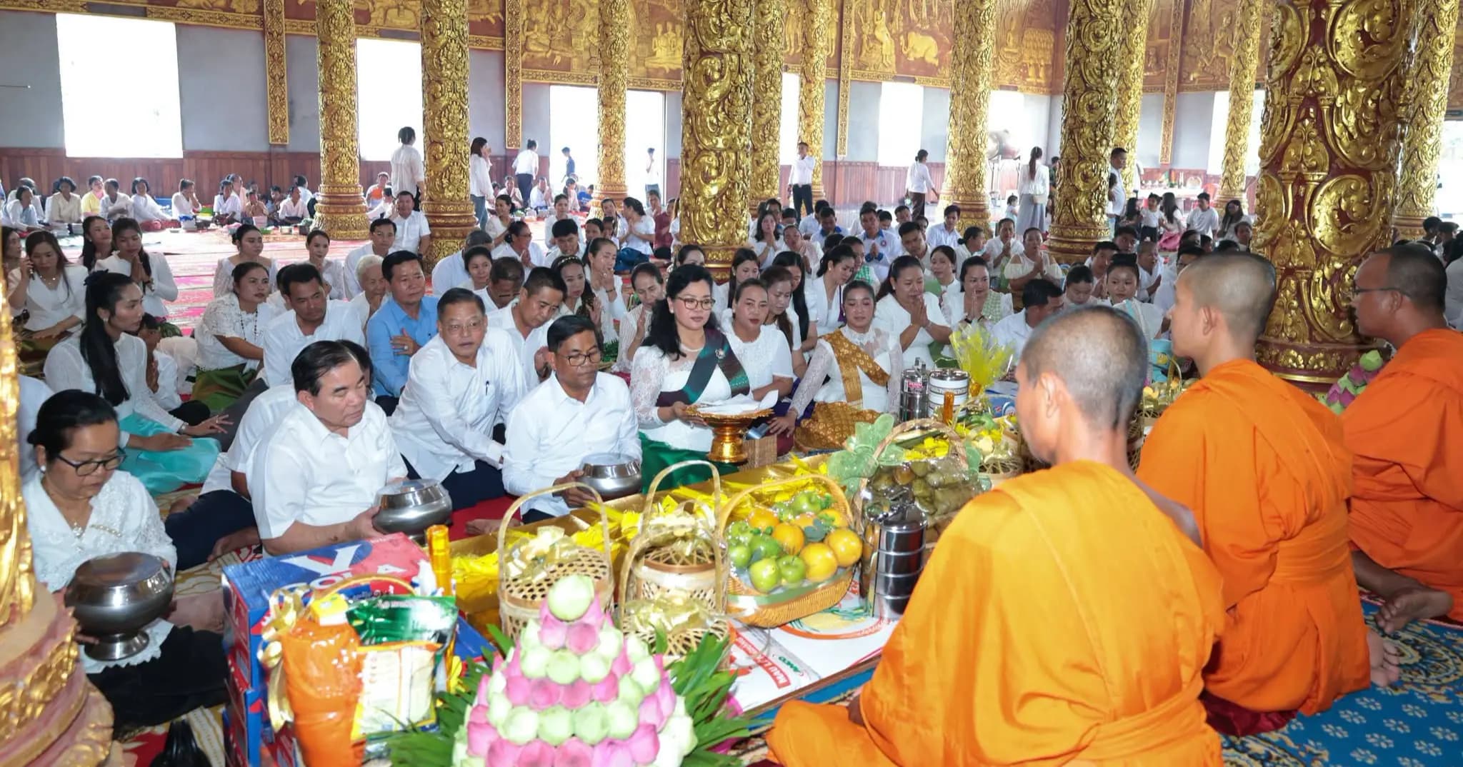 ឯកឧត្តម ណាប់ ប៊ុនហេង ប្រធានក្រុមប្រឹក្សាខេត្ត និងលោកជំទាវ ឯកឧត្តម ញ៉ែម សំអឿន អភិបាលខេត្ត និងលោកជំទាវ អញ្ជើញចូលរួមពិធីសូត្រមន្តចម្រើនព្រះបរិត្តវេនកាន់បិណ្ឌទី៥  និងពិធីរាប់បាត្រវេរ ប្រគេនព្រះសង្ឃនៅវត្តសិលាគិរីរុក្ខារាម (វត្តភ្នំបេង)