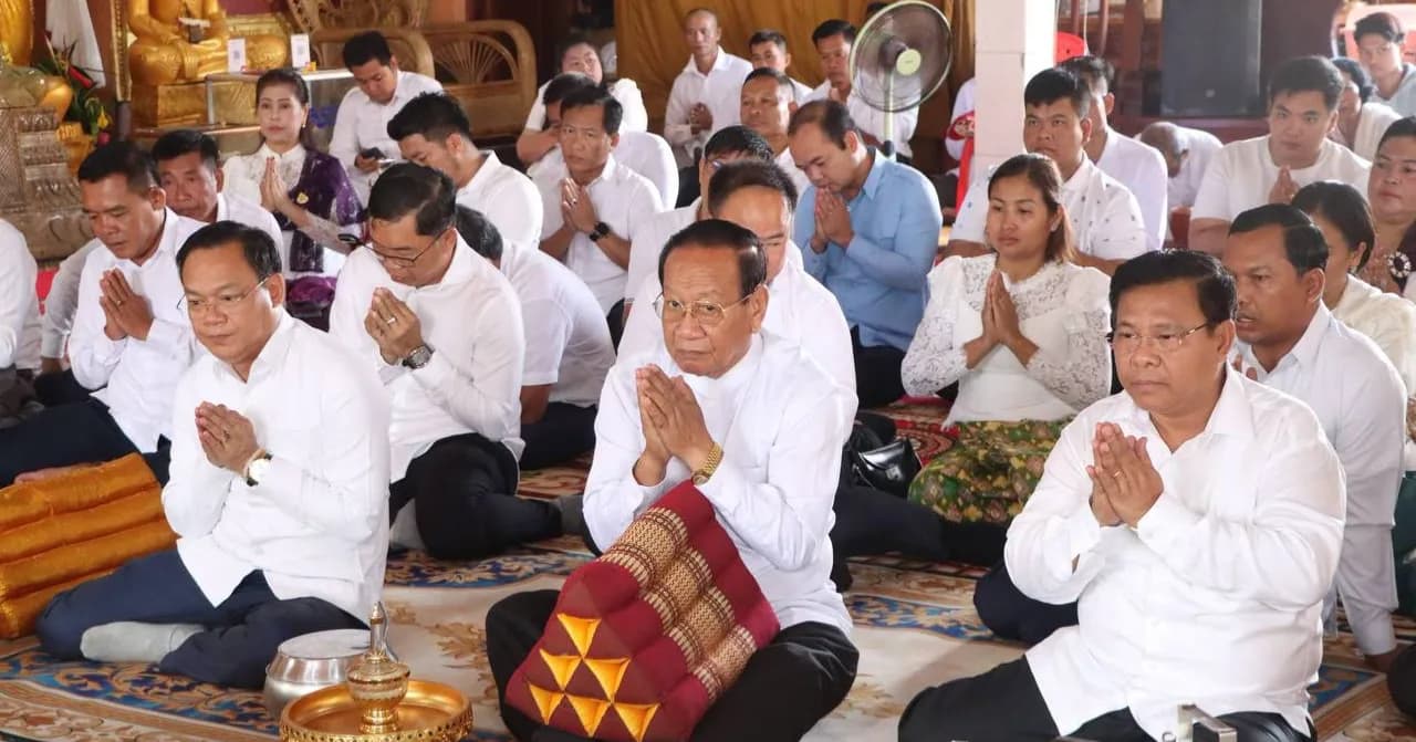 ថ្នាក់ដឹកនាំខេត្តមណ្ឌលគិរី និងពុទ្ធបរិស័ទ អញ្ជើញចូលរួមពិធីបុណ្យកាន់បិណ្ឌវេនទី៧ នៅវត្តព្រះពុទ្ធមណ្ឌលគិរី