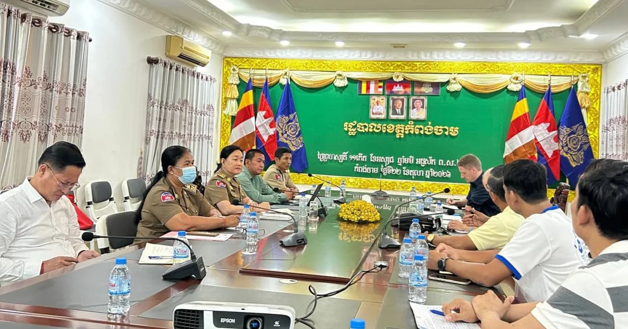 លោកស្រីអភិបាលរងខេត្តកំពង់ចាម ជួបពិភាក្សាជាមួយអង្គការសម្ព័ន្ធចាប់ដៃ ដើម្បីរៀបចំសំណើគម្រោងប្រយុទ្ធប្រឆាំងអំពើជួញដូរមនុស្ស និងលើកកម្ពស់ជីវភាពសហគមន៍