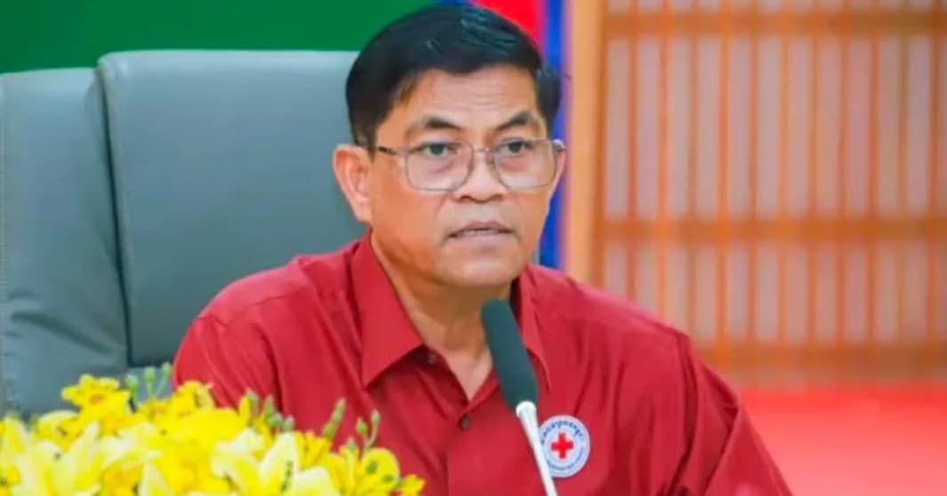 យុវជនកាកបាទក្រហមប្រចាំវិទ្យាល័យ លំផាត់ ដែលបានជួបគ្រោះថ្នាក់ចរាចរណ៍បានទទួល អំណោយមនុស្សធម៌ពីសាខាកាកបាទក្រហមកម្ពុជា ខេត្តរតនគិរី